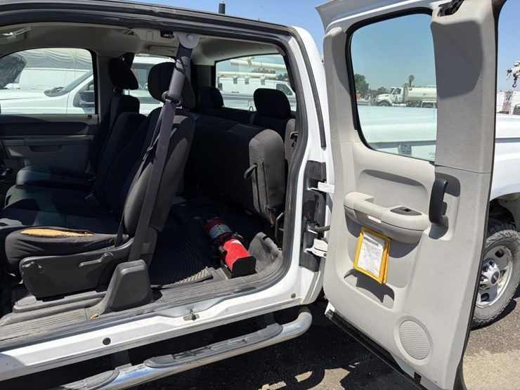 2012-gmc-sierra-2500-image-18