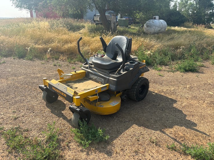 hustler-zero-turn-mower-image-1