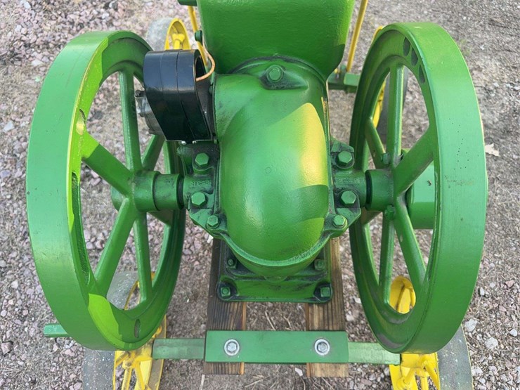 john-deere-112-image-8