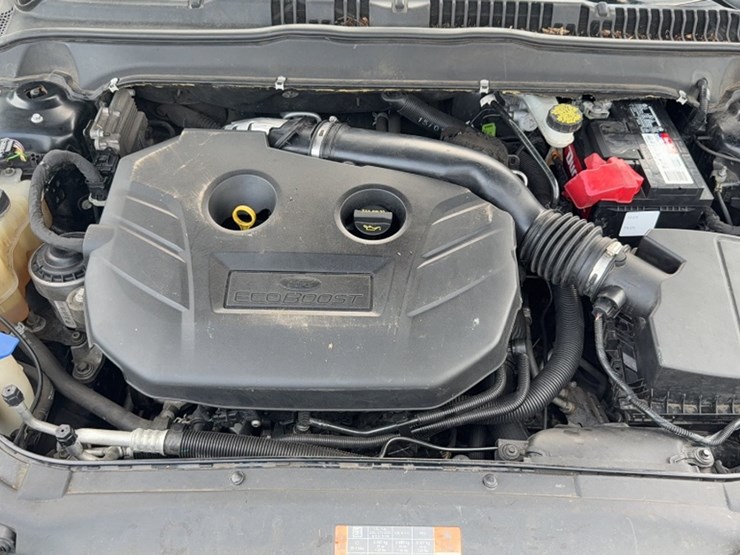 #3014-•-2016-ford-fusion-car-image-25