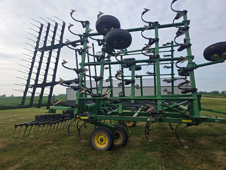 john-deere-2210-image-21