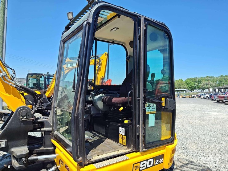 2023-jcb-90z-2-t4-midi-excavator-image-21