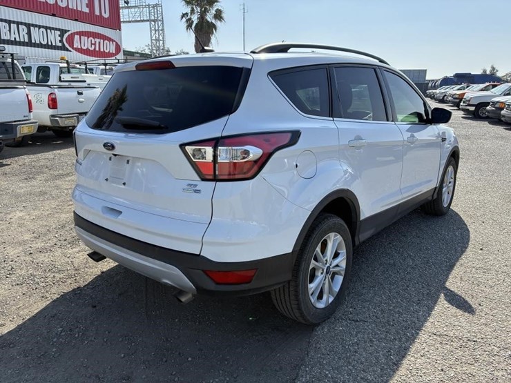 2018-ford-escape-se-image-3