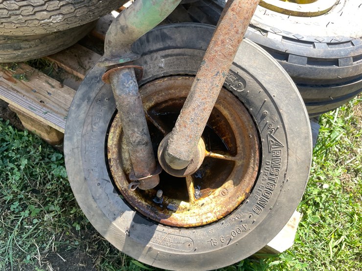 #4695-•-assortment-of-tires-image-5