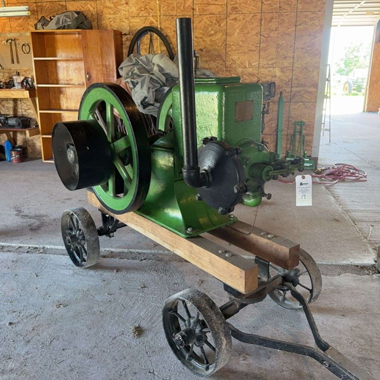 Root and Vandervoort John Deere 4 Horse Hit and Miss Engine with Cart