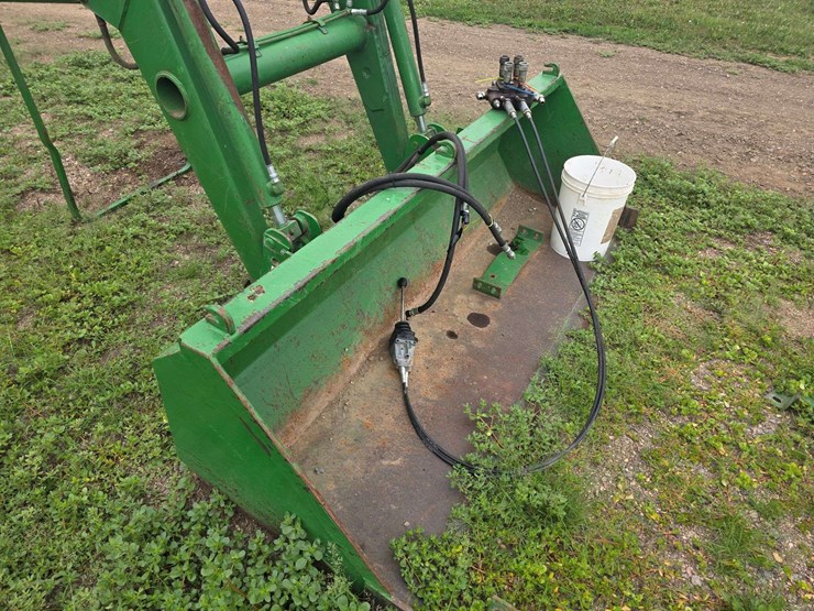 john-deere-148-image-12