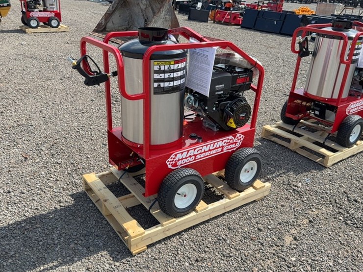 #2075-•-magnum-4000-series-heated-pressure-washer-image-3
