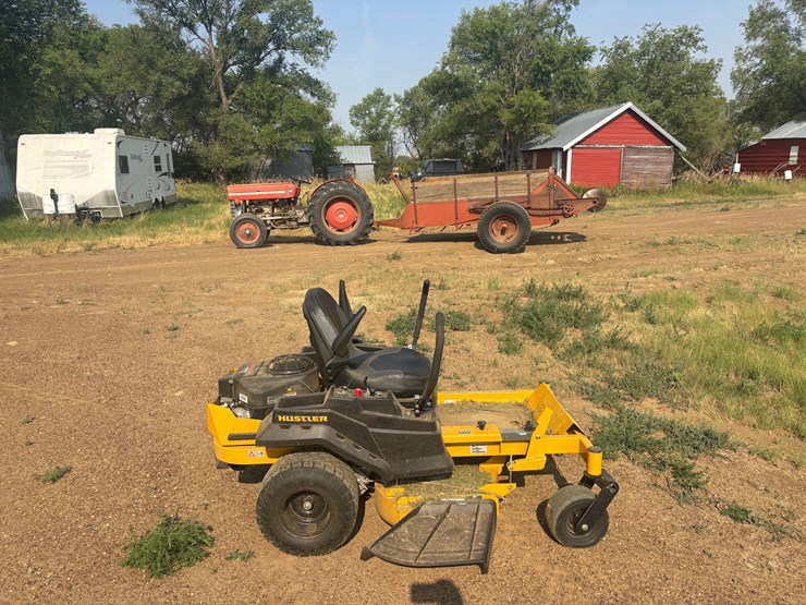 hustler-zero-turn-mower-image-4