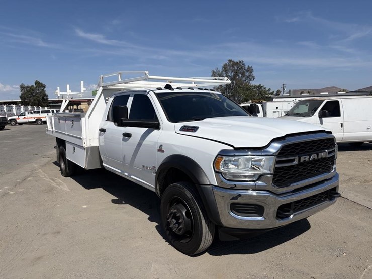 2019-dodge-ram-5500hd-image-2