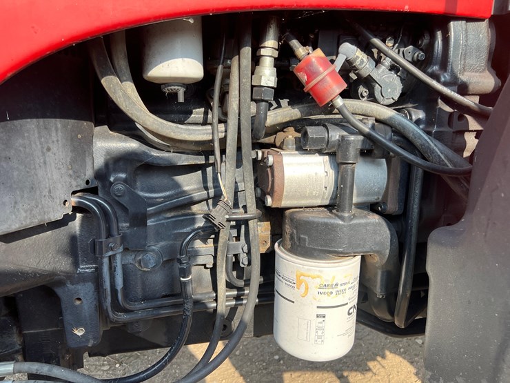 case-ih-jx1100u-tractor-image-19