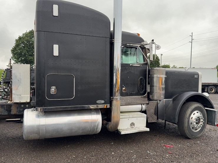 peterbilt-379-image-5