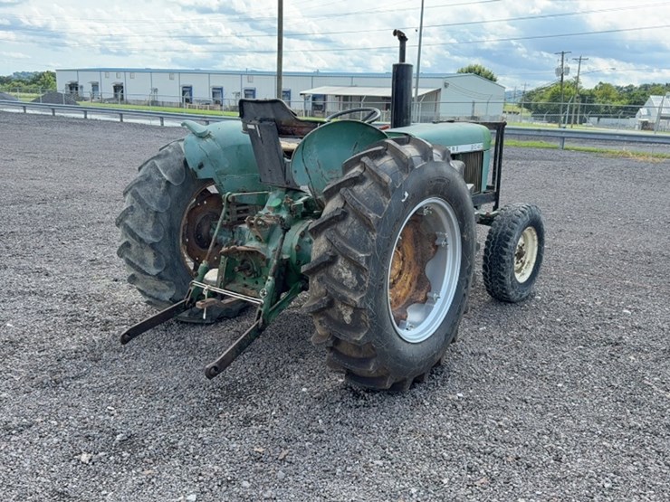 john-deere-2040-image-9