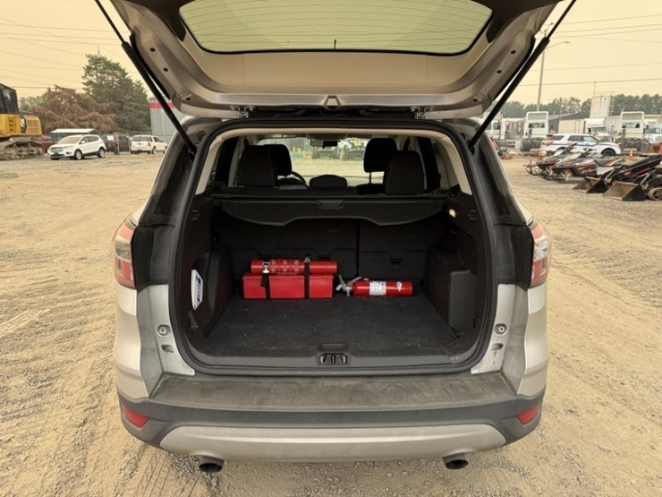 2017-ford-escape-se-image-13