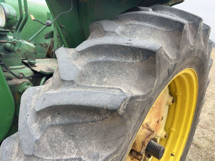 john-deere-720-image-54