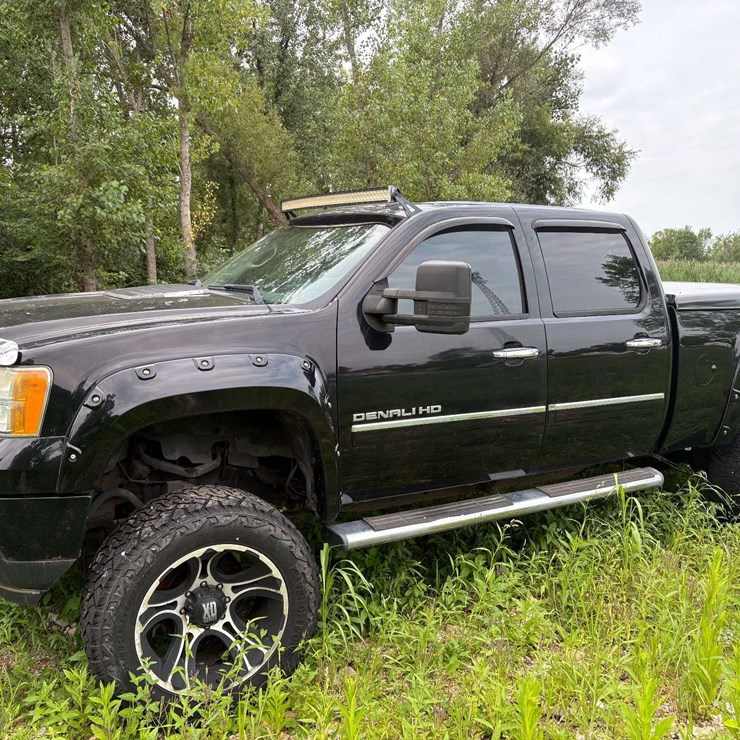2013 GMC Sierra Pickup Truck, VIN # 1GT125E85DF111897