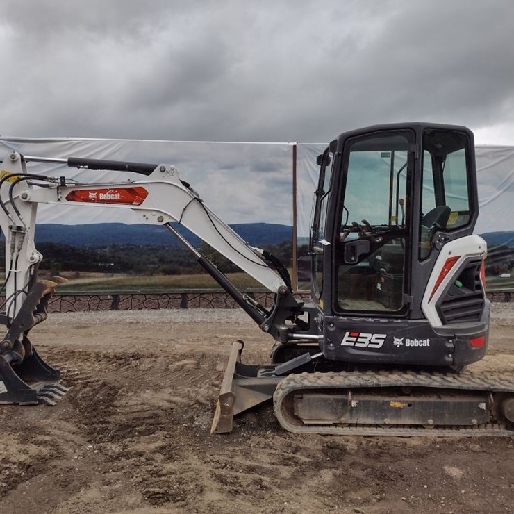BOBCAT E35