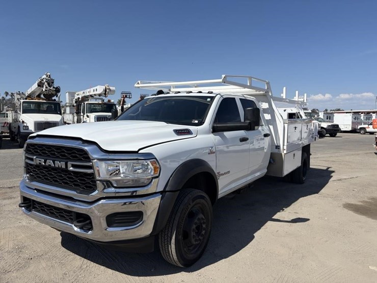 2019-dodge-ram-5500hd-image-1
