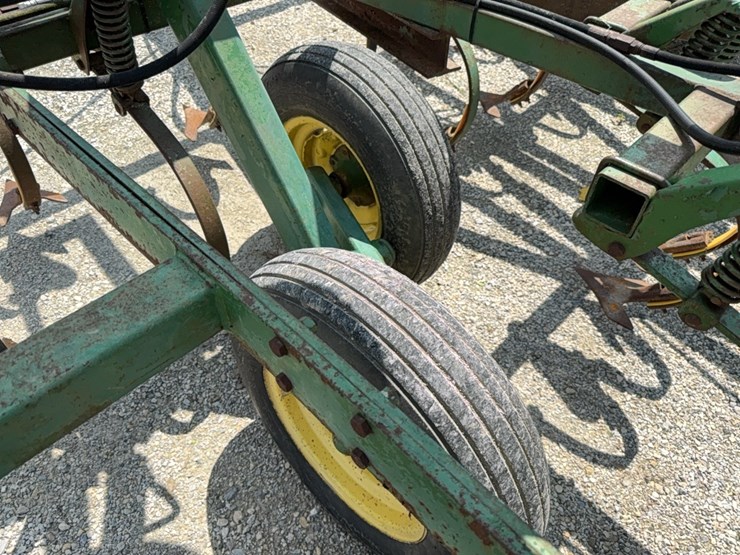 john-deere-1010-image-13