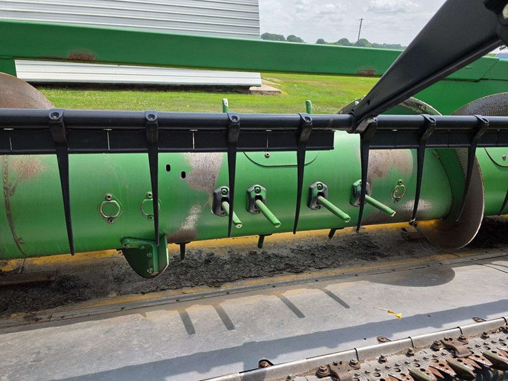 2013-john-deere-630f-image-18