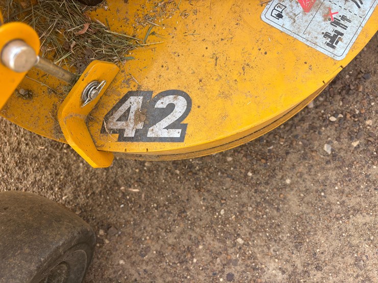 hustler-zero-turn-mower-image-9