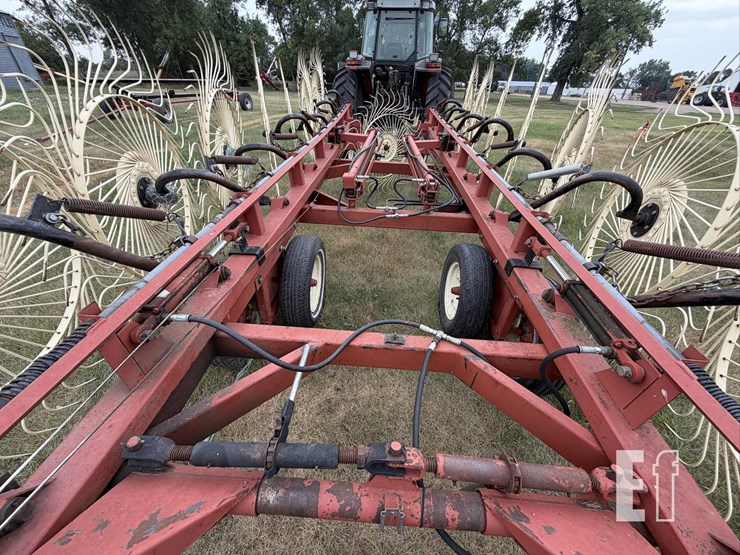 hesston-3991-image-14