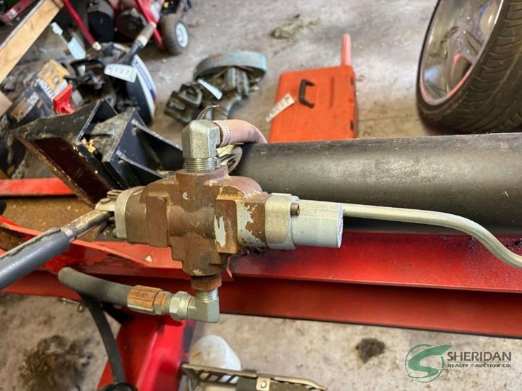 huskee-22-ton-log-splitter,-briggs-&-stratton-6hp-engine-image-5
