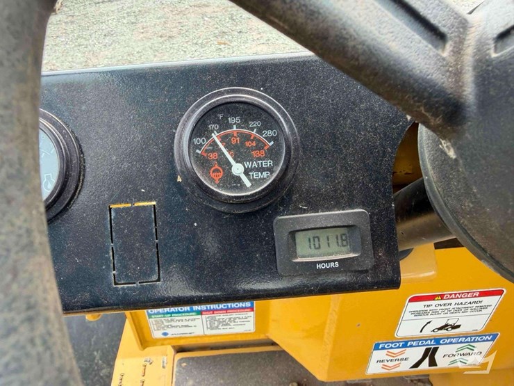 2022-rayco-1800wl-mini-articulated-wheel-loader-image-8