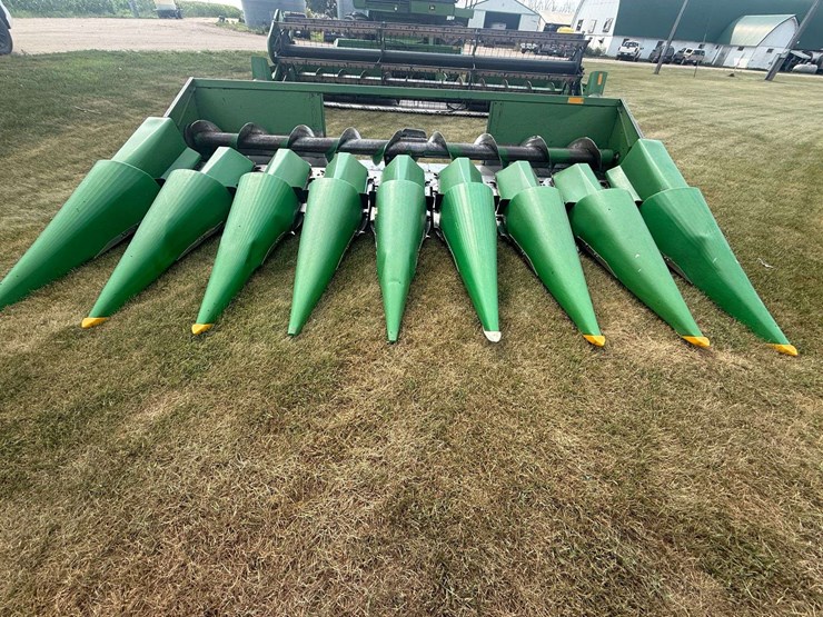 john-deere-8-image-2