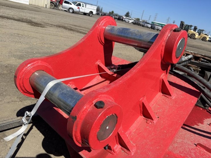 caterpillar-320-image-8