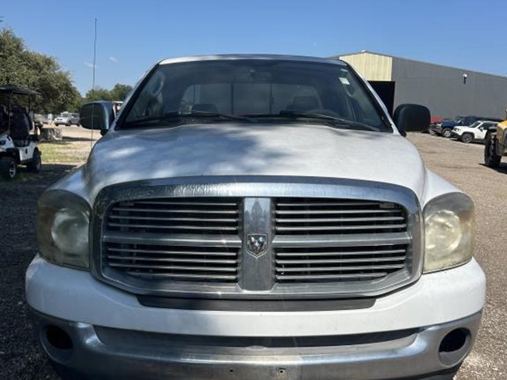2008-dodge-ram-1500-image-2