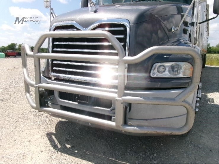 2017-mack-pinnacle-cxu613-image-8