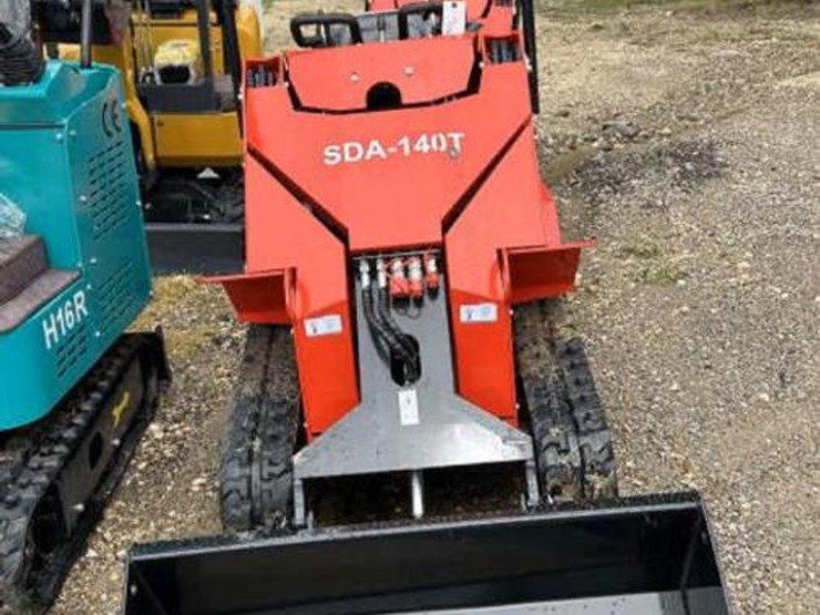 #242-•-mini-skid-steer-loader---agt---gas-image-2