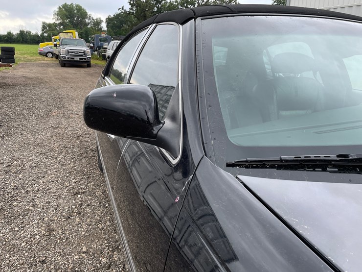 #2955-•-2001-lincoln-town-car-signature-collection-sedan-(has-wi-title)-image-23