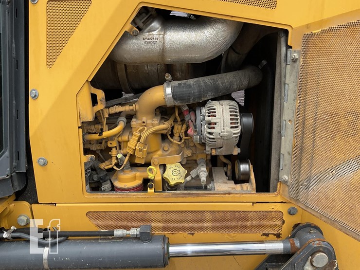 2021-deere-650k-lgp-image-18