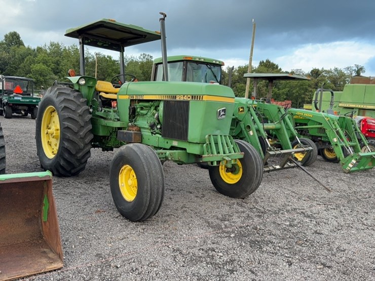 john-deere-2940-image-3