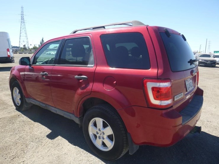 2011-ford-escape-image-4