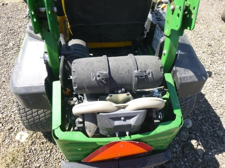 2021-john-deere-60-image-6
