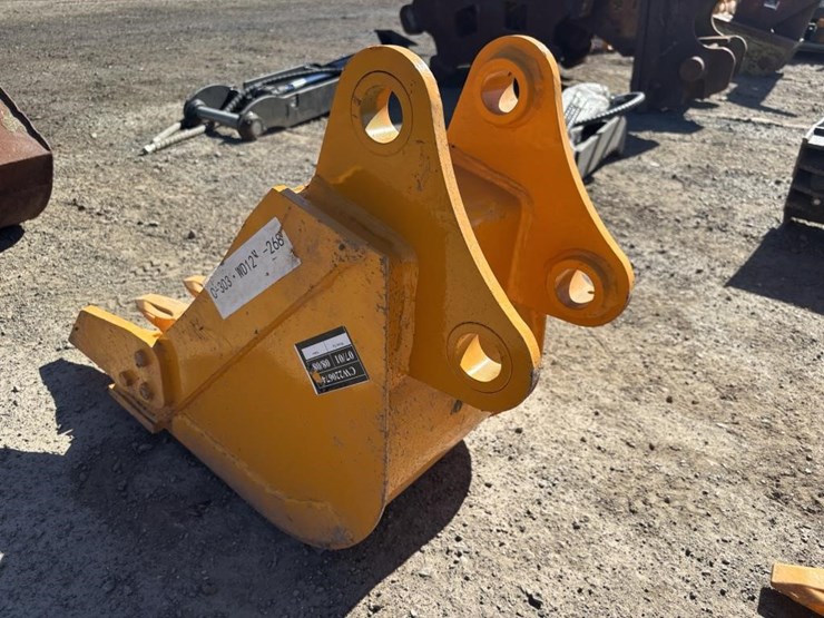 caterpillar-303-image-4