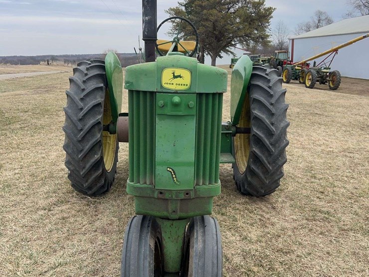 john-deere-520-image-8