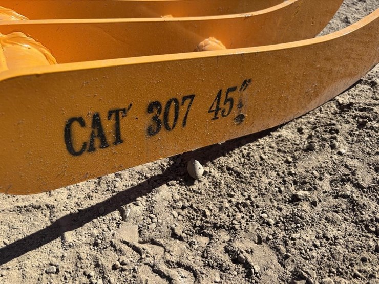 caterpillar-307-image-6