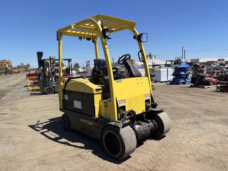 hyster-e120xn-forklift-image-2