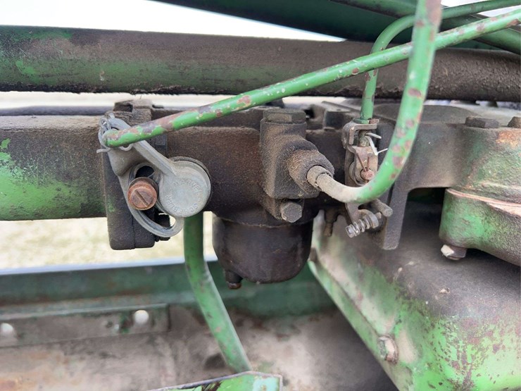 john-deere-520-image-60