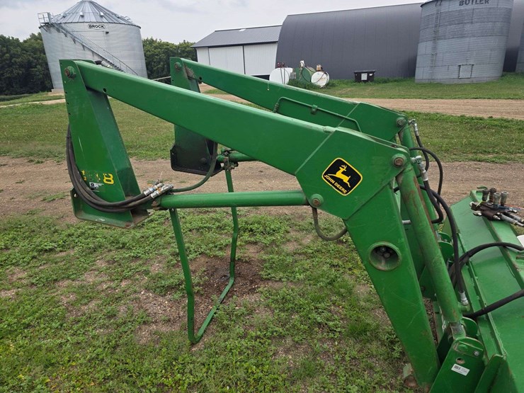 john-deere-148-image-15