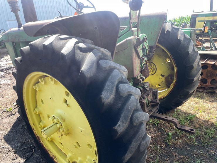 john-deere-3020-image-19