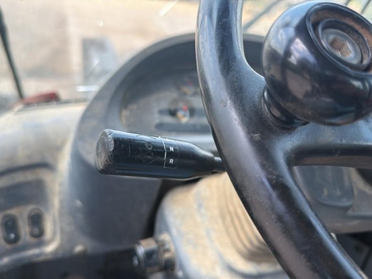 2012-komatsu-wa200-image-39