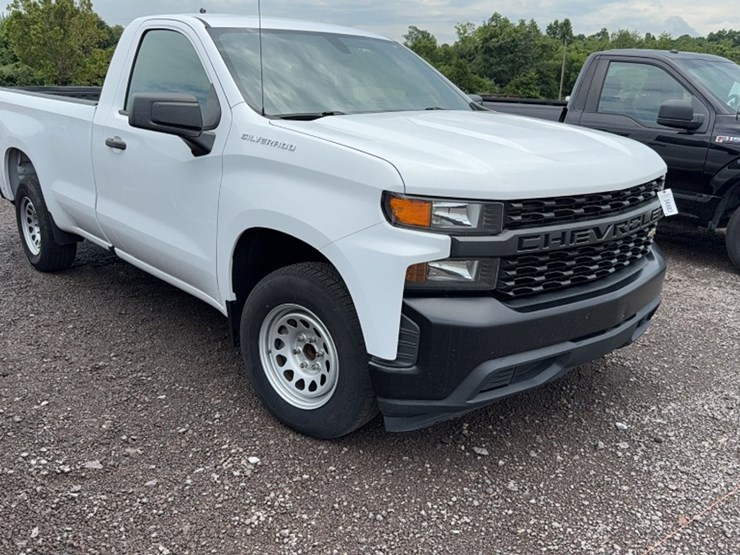 2020-chevrolet-1500-image-3
