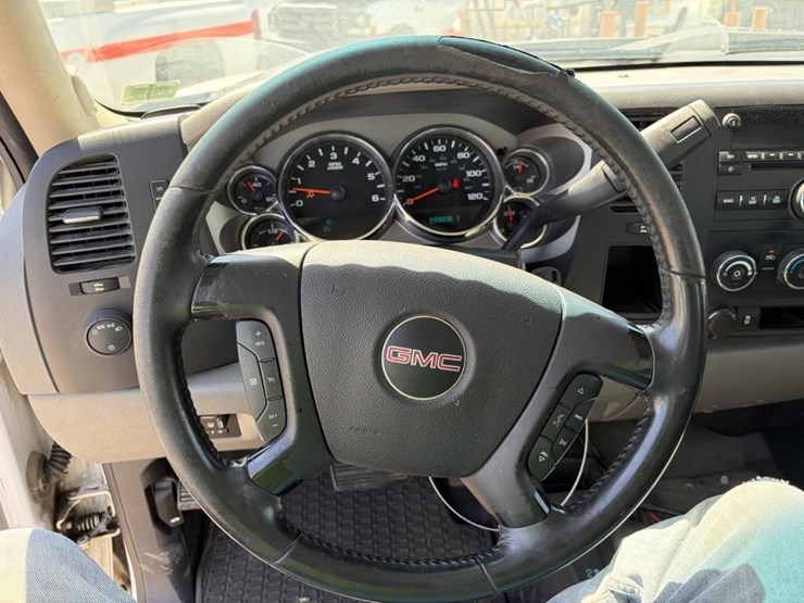 2012-gmc-sierra-2500-image-19