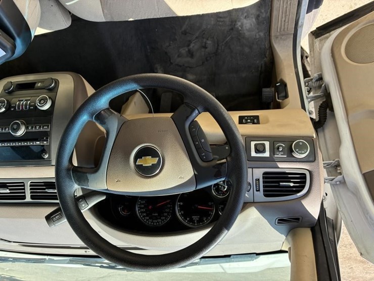 2014-chevrolet-tahoe-image-16