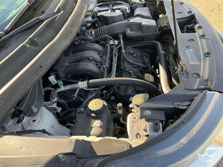 2019-ford-explorer-image-8