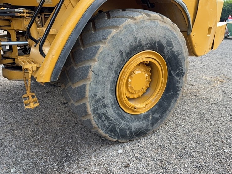 caterpillar-730-image-4